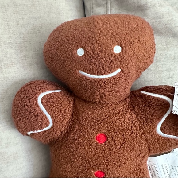 Gingerbread man decorative pillow - Picture 5 of 9
